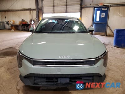 Piąte zdjęcie samochodu w środku: 2025 KIA K4 LXS VIN:3KPFT4DE4SE134275 - miniatura