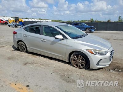 Czwarte zdjęcie samochodu z boku: 2018 HYUNDAI ELANTRA SEL VIN:5NPD84LF6JH254236 - miniatura