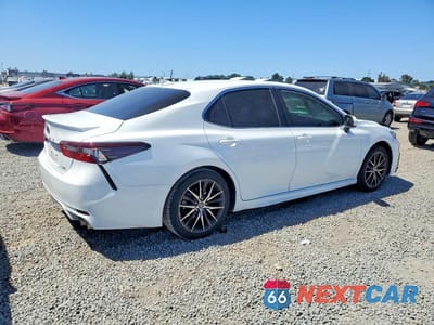 Trzecie zdjęcie samochodu z tyłu: 2023 TOYOTA CAMRY SE VIN:4T1G11AK1PU828011 - miniatura