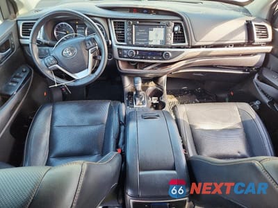Zdjęcie 8 z 12 samochodu: 2018 TOYOTA HIGHLANDER LIMITED VIN:5TDDZRFH7JS879097 - miniatura