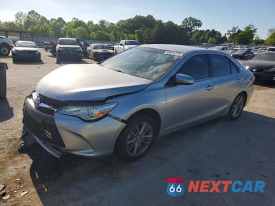 2015 TOYOTA CAMRY SE 4T1BF1FK3FU942059 - główne zdjęcie licytacji z USA - miniatura