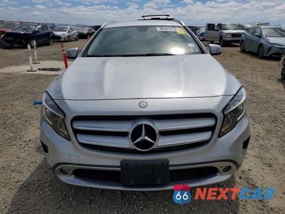 Piąte zdjęcie samochodu w środku: 2015 MERCEDES-BENZ GLA 250 4MATIC VIN:WDCTG4GB7FJ094415 - miniatura