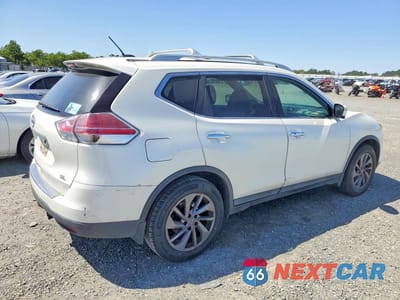 Trzecie zdjęcie samochodu z tyłu: 2016 NISSAN ROGUE SL VIN:5N1AT2MT0GC886918 - miniatura