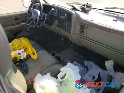 Zdjęcie 8 z 12 samochodu: 2004 GMC NEW SIERRA K1500 VIN:2GTEK19T341203056 - miniatura