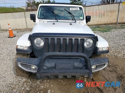 Piąte zdjęcie samochodu w środku: 2018 JEEP WRANGLER UNLIMITED SAHARA VIN:1C4HJXEG8JW250373 - miniatura