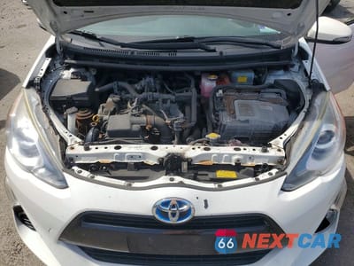 Zdjęcie 11 z 12 samochodu: 2015 TOYOTA PRIUS C TWO VIN:JTDKDTB33F1576559 - miniatura