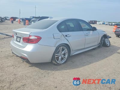 Trzecie zdjęcie samochodu z tyłu: 2018 BMW 340 I VIN:WBA8B3G58JNV01347 - miniatura