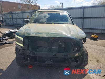 Piąte zdjęcie samochodu w środku: 2022 NISSAN FRONTIER PRO-4X VIN:1N6ED1EK2NN646688 - miniatura