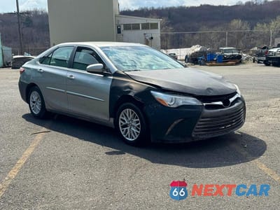 2017 TOYOTA CAMRY LE 4T1BF1FK5HU719847 - główne zdjęcie licytacji z USA - miniatura
