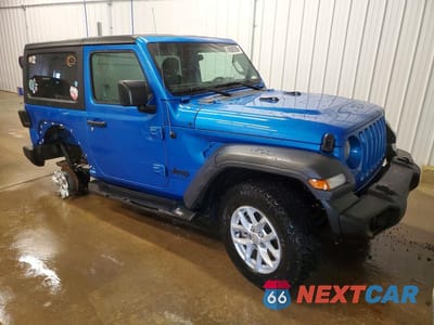 Czwarte zdjęcie samochodu z boku: 2023 JEEP WRANGLER SPORT VIN:1C4GJXAN5PW658340 - miniatura