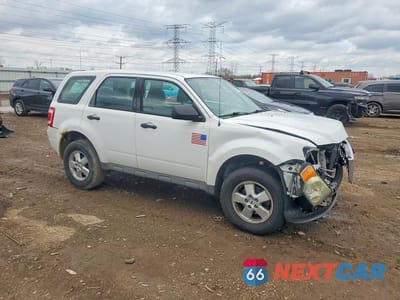 Czwarte zdjęcie samochodu z boku: 2009 FORD ESCAPE XLS VIN:1FMCU02799KB08674 - miniatura
