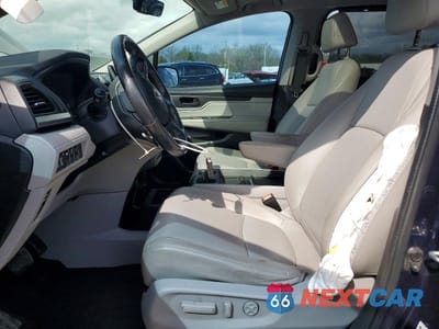 Zdjęcie 7 z 13 samochodu: 2018 HONDA ODYSSEY EXL VIN:5FNRL6H79JB006949 - miniatura