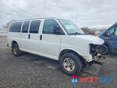 Czwarte zdjęcie samochodu z boku: 2015 CHEVROLET EXPRESS G2500 LT VIN:1GAWGRFF2F1106760 - miniatura
