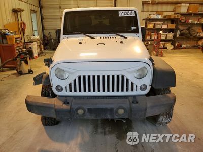 Piąte zdjęcie samochodu w środku: 2014 JEEP WRANGLER UNLIMITED SPORT VIN:1C4BJWDG2EL126835 - miniatura