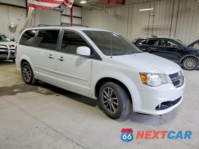 Czwarte zdjęcie samochodu z boku: 2017 DODGE GRAND CARAVAN SXT VIN:2C4RDGCG1HR677556 - miniatura
