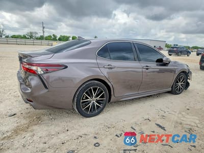 Trzecie zdjęcie samochodu z tyłu: 2022 TOYOTA CAMRY SE VIN:4T1G11AK3NU060755 - miniatura