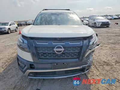 Piąte zdjęcie samochodu w środku: 2023 NISSAN PATHFINDER SV VIN:5N1DR3BD5PC258107 - miniatura