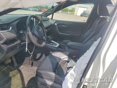 Zdjęcie 7 z 13 samochodu: 2019 TOYOTA RAV4 XSE VIN:JTMEWRFV0KJ015395 - miniatura