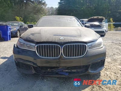 Piąte zdjęcie samochodu w środku: 2018 BMW 750 XI VIN:WBA7B0C55JG527229 - miniatura