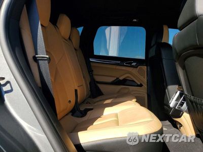 Zdjęcie 11 z 13 samochodu: 2014 PORSCHE CAYENNE VIN:WP1AA2A21ELA94732 - miniatura