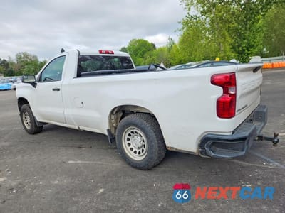 Drugie zdjęcie samochodu z przodu: 2021 CHEVROLET SILVERADO C1500 VIN:3GCNWAEH2MG184531 - miniatura