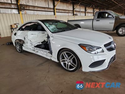 Czwarte zdjęcie samochodu z boku: 2016 MERCEDES-BENZ E 400 VIN:WDDKJ6FB6GF338369 - miniatura