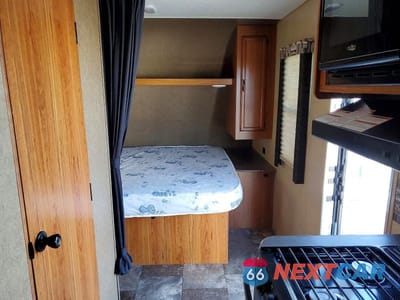 Piąte zdjęcie samochodu w środku: 2015 STARCRAFT CAMPER VIN:1SABS0BLXF28J5355 - miniatura