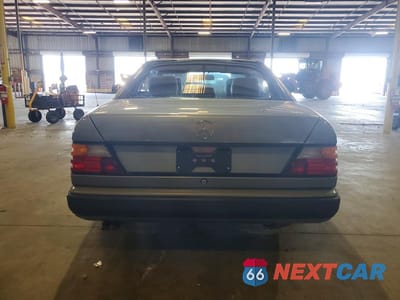 Zdjęcie 6 z 12 samochodu: 1988 MERCEDES-BENZ 300 CE VIN:WDBEA50D8JA703536 - miniatura