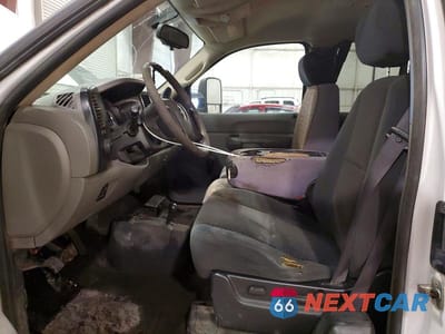 Zdjęcie 7 z 13 samochodu: 2007 CHEVROLET SILVERADO K2500 HEAVY DUTY VIN:1GCHK29K07E603542 - miniatura