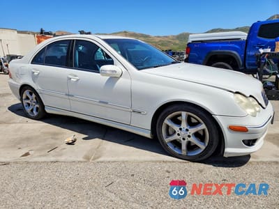 Czwarte zdjęcie samochodu z boku: 2007 MERCEDES-BENZ C 230 VIN:WDBRF52H27F861790 - miniatura