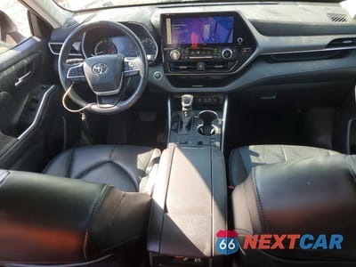 Zdjęcie 8 z 13 samochodu: 2023 TOYOTA HIGHLANDER XLE VIN:5TDKDRAH0PS006216 - miniatura