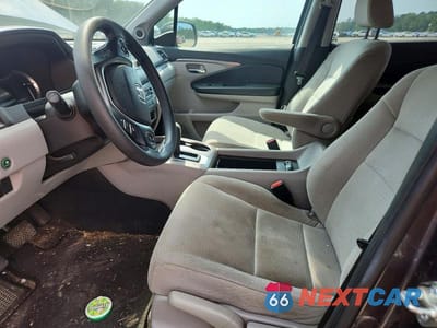 Zdjęcie 7 z 12 samochodu: 2017 HONDA PILOT LX VIN:5FNYF5H15HB043998 - miniatura