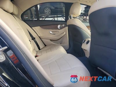 Zdjęcie 9 z 10 samochodu: 2019 MERCEDES-BENZ C 300 4MATIC VIN:55SWF8EB0KU316423 - miniatura