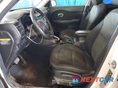 Zdjęcie 7 z 13 samochodu: 2018 KIA SOUL + VIN:KNDJP3A59J7902960 - miniatura