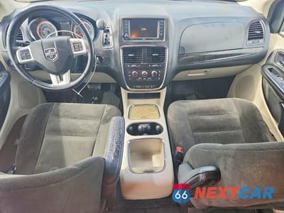 Zdjęcie 8 z 12 samochodu: 2016 DODGE GRAND CARAVAN SXT VIN:2C4RDGCG1GR351528 - miniatura