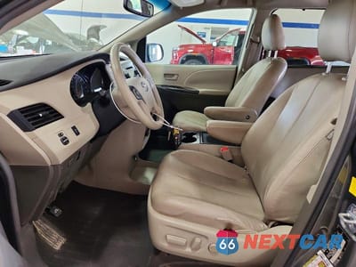 Zdjęcie 7 z 13 samochodu: 2011 TOYOTA SIENNA LE VIN:5TDKK3DC8BS060245 - miniatura