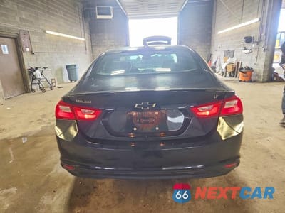 Zdjęcie 6 z 12 samochodu: 2018 CHEVROLET MALIBU LT VIN:1G1ZD5ST6JF115192 - miniatura