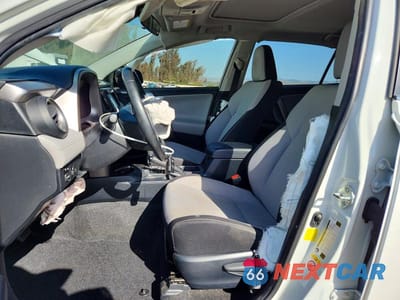 Zdjęcie 7 z 13 samochodu: 2018 TOYOTA RAV4 XLE VIN:JTMWFREV1JJ173457 - miniatura