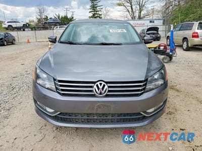 Piąte zdjęcie samochodu w środku: 2015 VOLKSWAGEN PASSAT S VIN:1VWAT7A36FC112271 - miniatura
