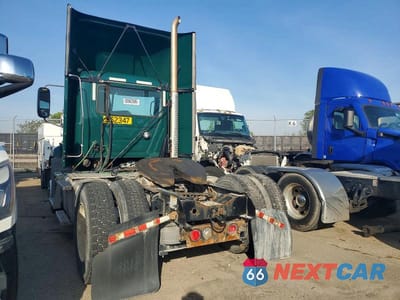 Trzecie zdjęcie samochodu z tyłu: 2017 MACK CXU612 SEMI TRUCK VIN:1M1AW01X0HM009655 - miniatura