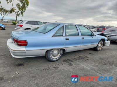 Trzecie zdjęcie samochodu z tyłu: 1992 CHEVROLET CAPRICE CLASSIC LTZ VIN:1G1BN53EXNR124738 - miniatura