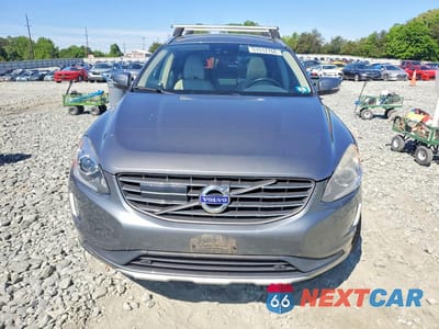 Piąte zdjęcie samochodu w środku: 2016 VOLVO XC60 T5 PLATINUM VIN:YV4612RMXG2839433 - miniatura