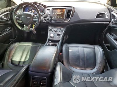 Zdjęcie 8 z 12 samochodu: 2016 CHRYSLER 200 C VIN:1C3CCCCB3GN135123 - miniatura