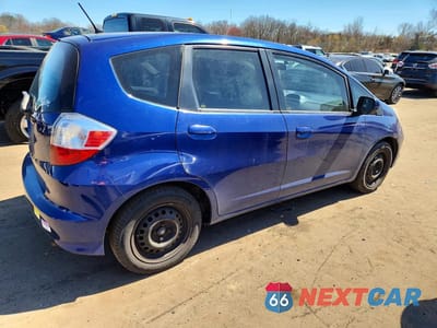 Trzecie zdjęcie samochodu z tyłu: 2013 HONDA FIT VIN:JHMGE8H33DC017438 - miniatura