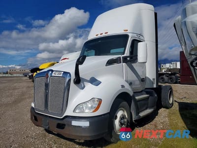 Drugie zdjęcie samochodu z przodu: 2016 KENWORTH T680 SEMI TRUCK VIN:1XKYA48X0GJ496516 - miniatura