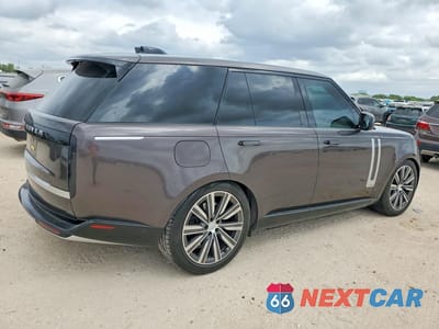 Trzecie zdjęcie samochodu z tyłu: 2025 LAND ROVER RANGE ROVER AUTOBIOGRAPHY VIN:SALK19F46SA269629 - miniatura