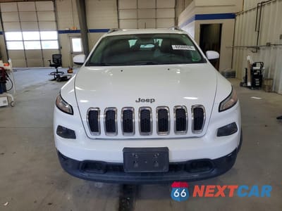 Piąte zdjęcie samochodu w środku: 2016 JEEP CHEROKEE LATITUDE VIN:1C4PJMCS0GW204997 - miniatura