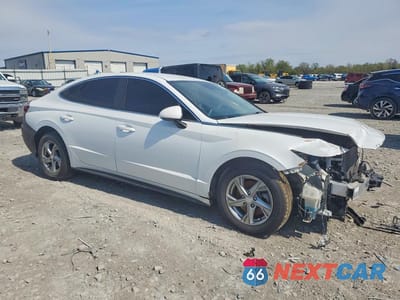 Czwarte zdjęcie samochodu z boku: 2021 HYUNDAI SONATA SE VIN:5NPEG4JA1MH075184 - miniatura