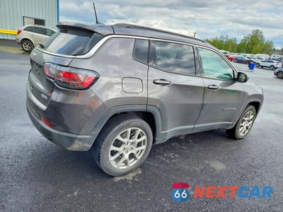 Trzecie zdjęcie samochodu z tyłu: 2022 JEEP COMPASS LATITUDE LUX VIN:3C4NJDFBXNT169715 - miniatura