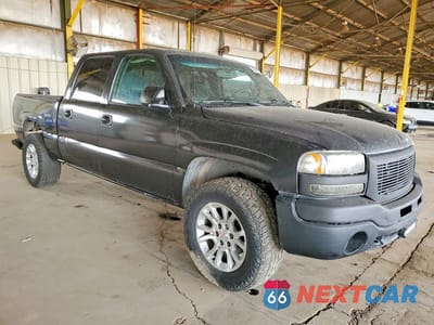 Czwarte zdjęcie samochodu z boku: 2007 GMC NEW SIERRA C1500 CLASSIC VIN:2GTEC13V471119839 - miniatura